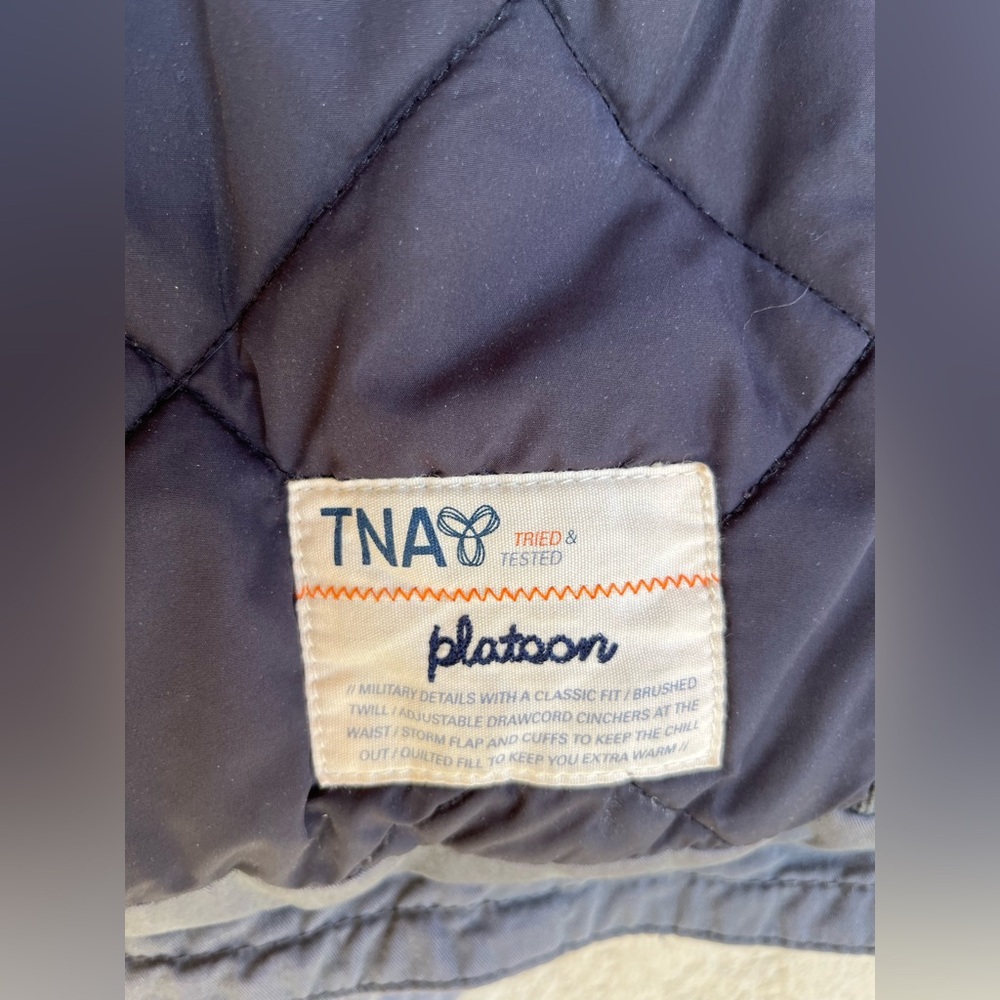 ⛄️TNA Gray Quilted Jacket - Picture 5 of 9